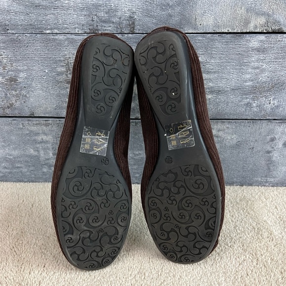 Aldo Brown Corduroy Flats - Picture 5 of 5